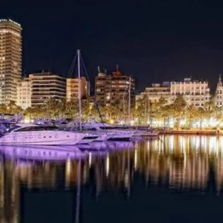 Boutique Centrico A 5 Min Playa דירה